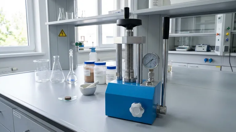 Quelles sont les caractéristiques des presses hydrauliques manuelles ?Caractéristiques essentielles, compromis et utilisations en laboratoire