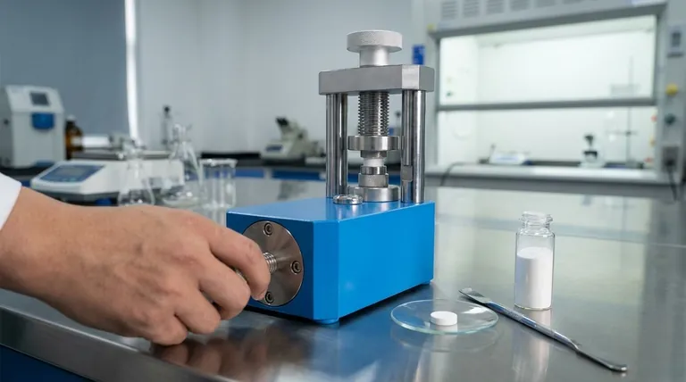 세라믹 준비에 유압 프레스는 어떻게 사용되나요? 품질 결과를 위한 밀도 및 균일성 향상