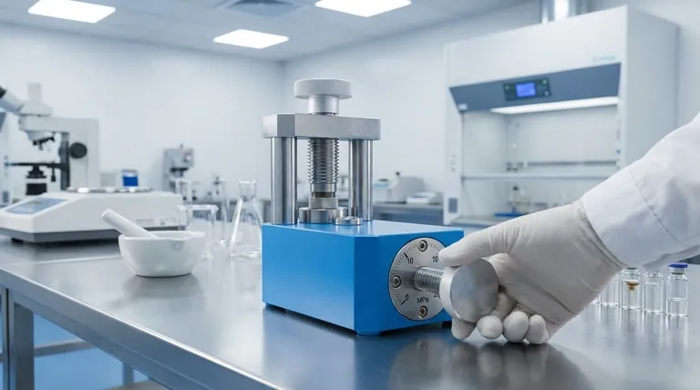 ما هي فوائد استخدام المكبس الهيدروليكي في المختبر؟ تعزيز الكفاءة والدقة في عملك المخبري