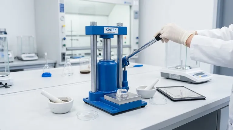 实验室压力机在各个行业中用于哪些类型的测试?通过精密压制增强材料分析