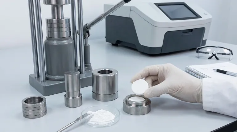 Quais são as principais vantagens de usar pastilhas prensadas para análise de FRX? Obtenha precisão superior e detecção de vestígios