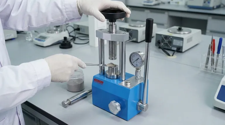 Come dovrebbe essere assemblata una pressa idraulica manuale per pellet prima dell'uso? Una guida passo passo per pellet perfetti