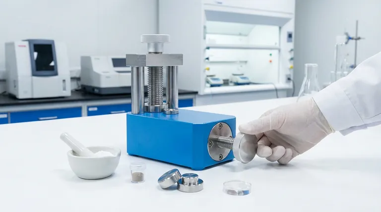 Как гидравлическая работа таблеточного пресса KBr способствует подготовке образцов? Получите идеально прозрачные таблетки для ИК-Фурье спектроскопии