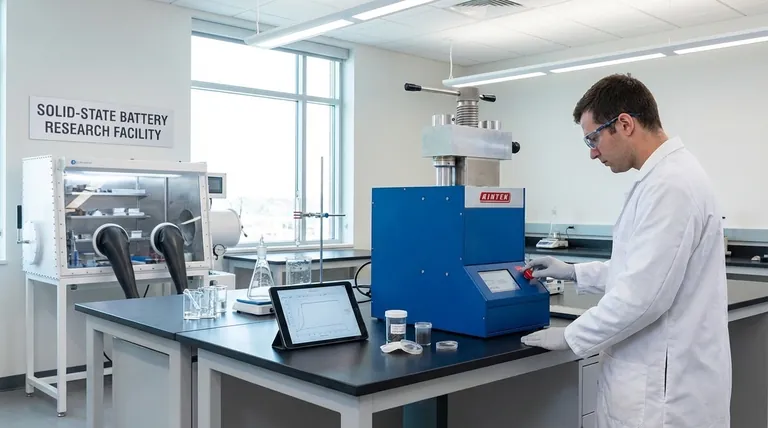 Quali sono i vantaggi dell'utilizzo di una pressa isostatica per la ricerca sulle batterie allo stato solido? Ottenere una densificazione uniforme e priva di difetti