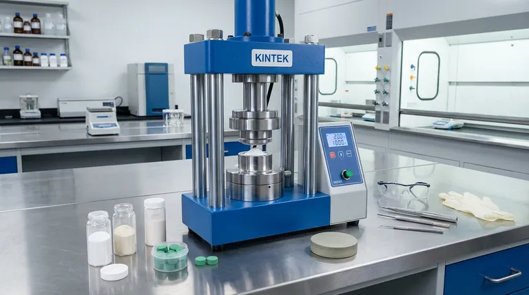 Qual é o papel de uma prensa de laboratório na fabricação de alvos para sistemas de Deposição a Laser Pulsado (PLD)? Obtenha Filmes Finos de Alta Qualidade