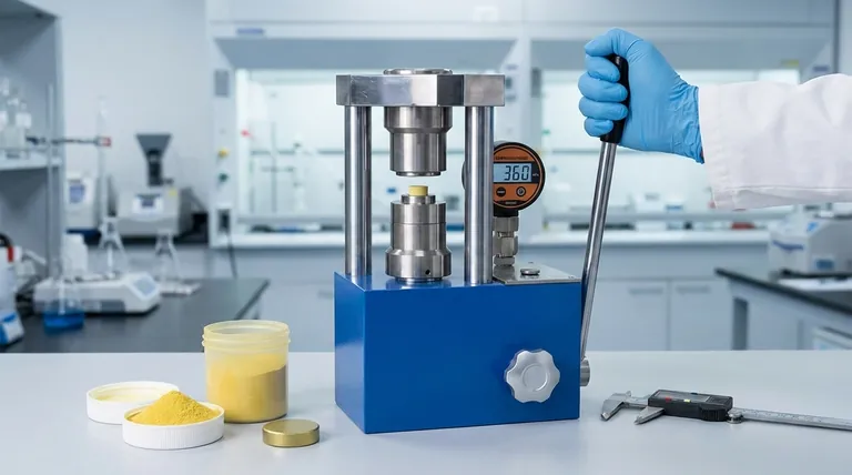 Perché un processo di pressatura a freddo è spesso sufficiente per preparare elettroliti solidi a base di solfuri? Ottieni una densificazione efficiente a temperatura ambiente