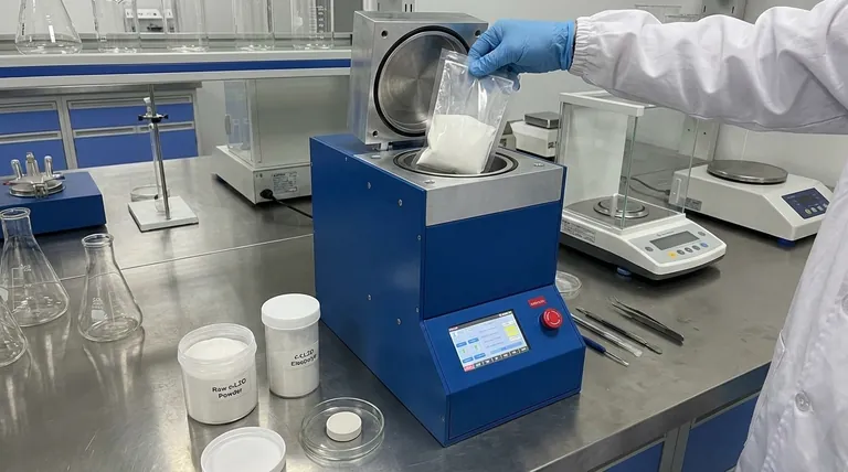 セラミック電解質の「グリーンボディ」作製におけるコールド等方圧プレス(CIP)の機能は何ですか? 優れたイオン伝導性を実現するための均一な密度