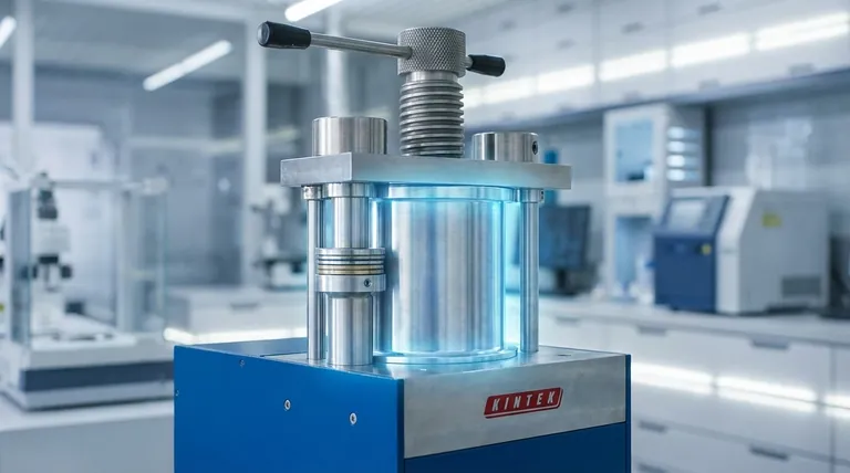 等方圧プレス装置における圧力容器の機能とは?均一な材料緻密化の核