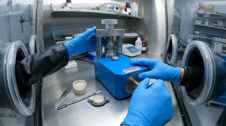 Qual è lo scopo dell'applicazione di un'elevata pressione meccanica, come 300 MPa, su una polvere di elettrolita solfuro come LGPS durante l'assemblaggio di batterie allo stato solido? Ingegnerizzare un elettrolita solido ad alte prestazioni