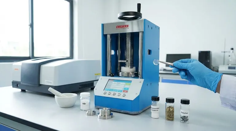 Какие реальные применения демонстрируют эффективность прессов для таблеток из KBr? Повысьте точность и надежность вашего анализа