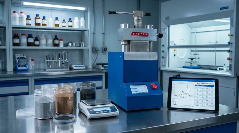 Qual é a importância da composição da liga na prensagem isostática? Garanta Desempenho e Confiabilidade Ótimos