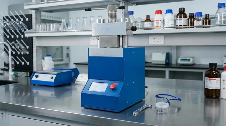 Каковы преимущества изостатического прессования перед холодным прессованием? Достижение превосходной однородной плотности для сложных деталей