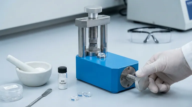 Cosa succede quando si pressano campioni di polvere con uno stampo per pastiglie? Trasformare le polveri in pastiglie dense per un'analisi accurata