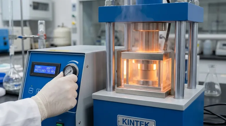 Come avviene la densificazione nella pressatura a caldo? Sblocca materiali ad alta densità con calore e pressione