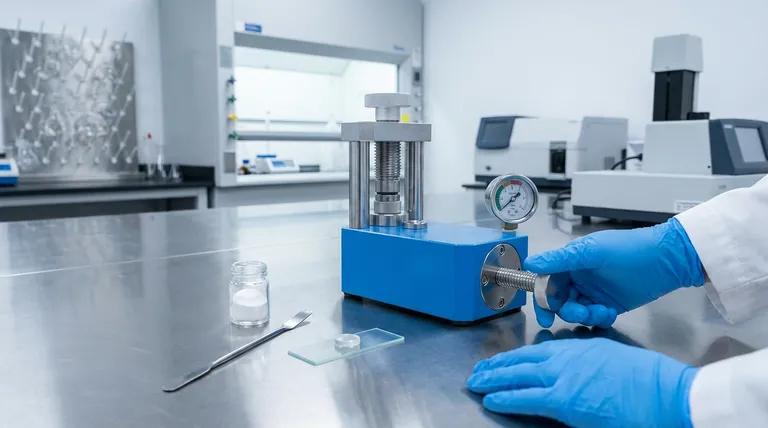 Quais são os usos comuns das prensas hidráulicas de laboratório? Essencial para preparação precisa de amostras e teste de materiais
