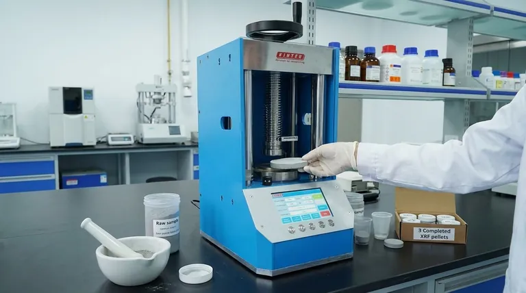 油圧プレスでXRF分光分析用のペレットを作成する目的は何ですか?正確で再現性のある元素分析を保証するため