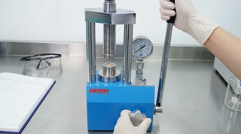 수동 유압 프레스 작동의 기본 단계는 무엇입니까? 안전하고 정밀한 힘 가하기 숙달하기