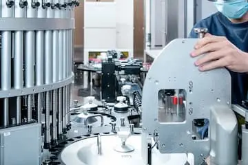 Conceção e produção de prensas de laboratório Lean