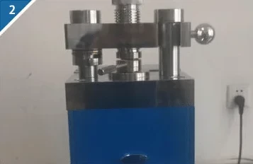 Step 2: Close the cantilever and start pressurizing
