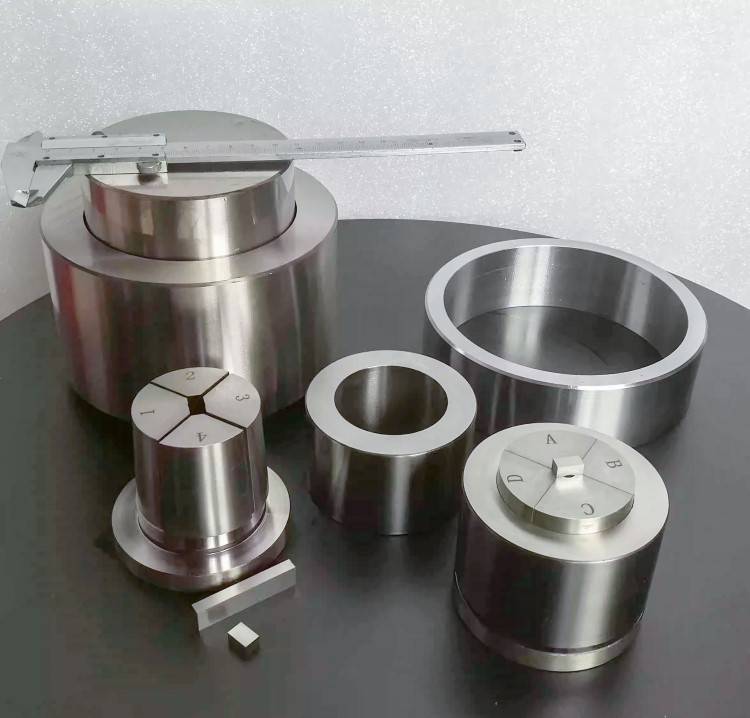 Montaje del molde cuadrado de laboratorio 6