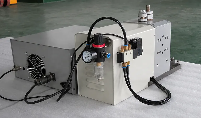 Máquina de Soldadura Ultrassónica Inteligente para Elétrodos de 60 Camadas 2