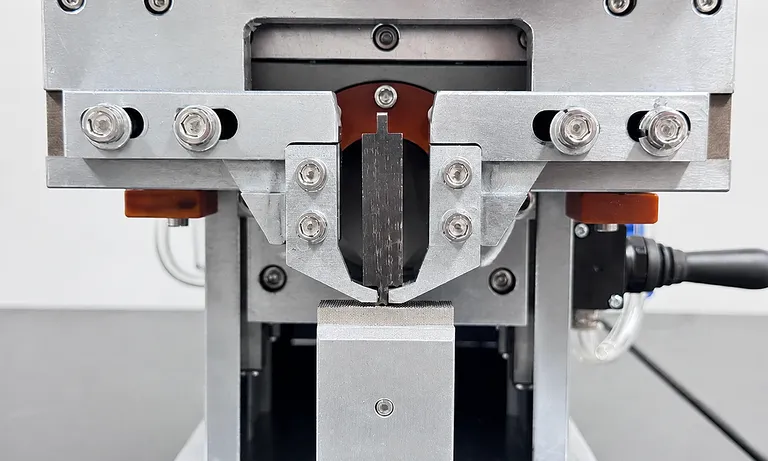 Máquina de Soldadura por Ultrassons de Metais para Uso em Glovebox 2