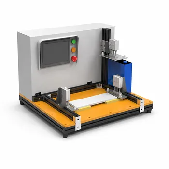 Apparecchiatura automatica per il test e la selezione di batterie prismatiche