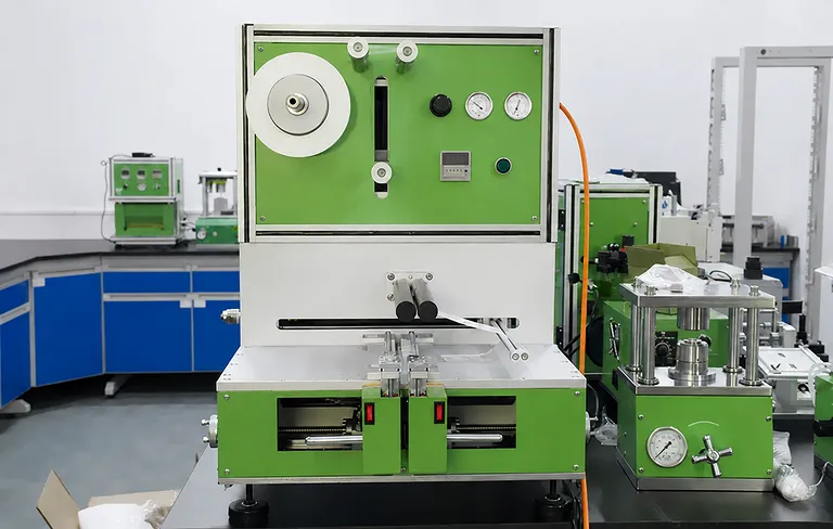 Halbautomatische Stapelmaschine Labor-Stapelmaschine für die Montage von Lithium-Pouch-Zellen 2