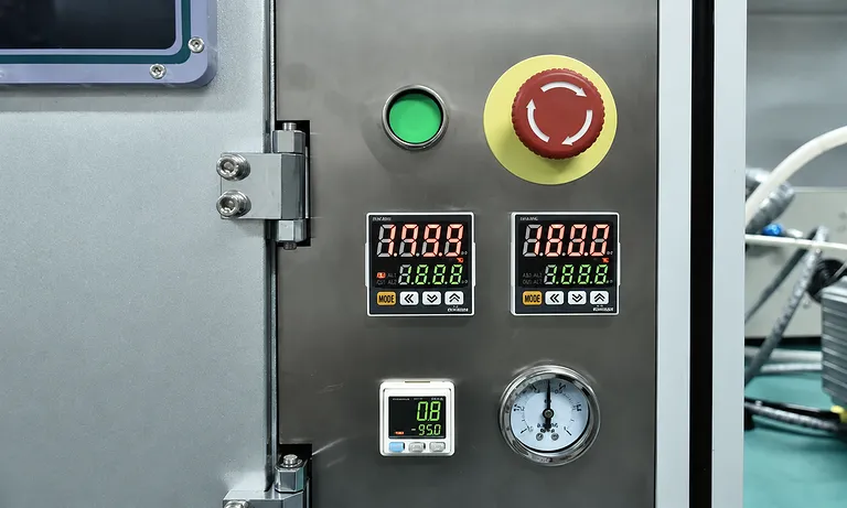 Vakuum-Elektrolytbefüllungs-, Stand- und Vorversiegelungs-Kombinationsmaschine für Pouch-Zellen und Superkondensator-Montage 2