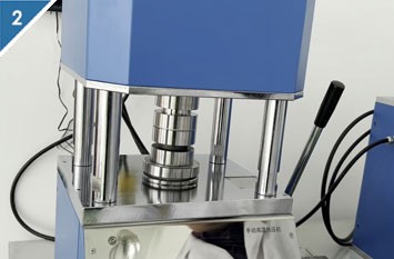 Passo 2: Colocar o molde na prensa quente